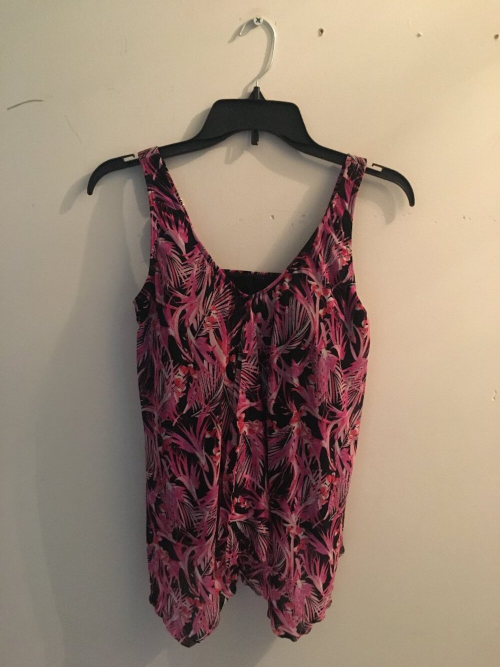 Fit 4 U Swimsuit Top Only Pink and Black Floral Size 8 NWT